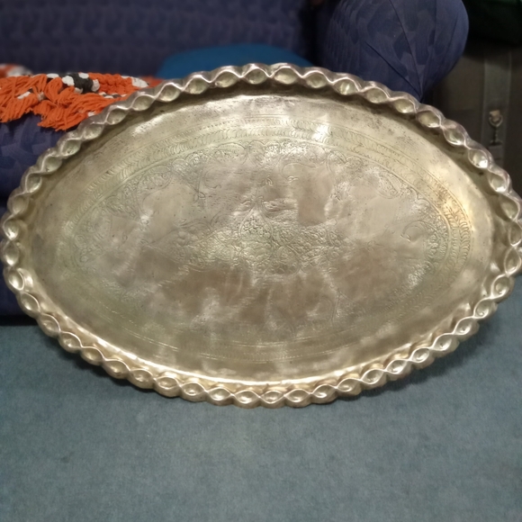 Mid- Century Brass Moroccan Table with pie crust edge. - Picture 3 of 3